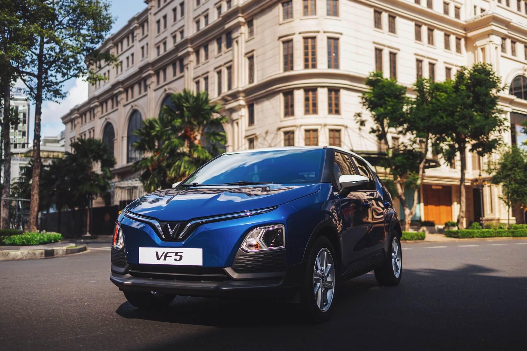 Điều hòa VF 5 mất lạnh giữa ngày nắng: Khi nguyên nhân đến từ giàn nóng bám bẩn